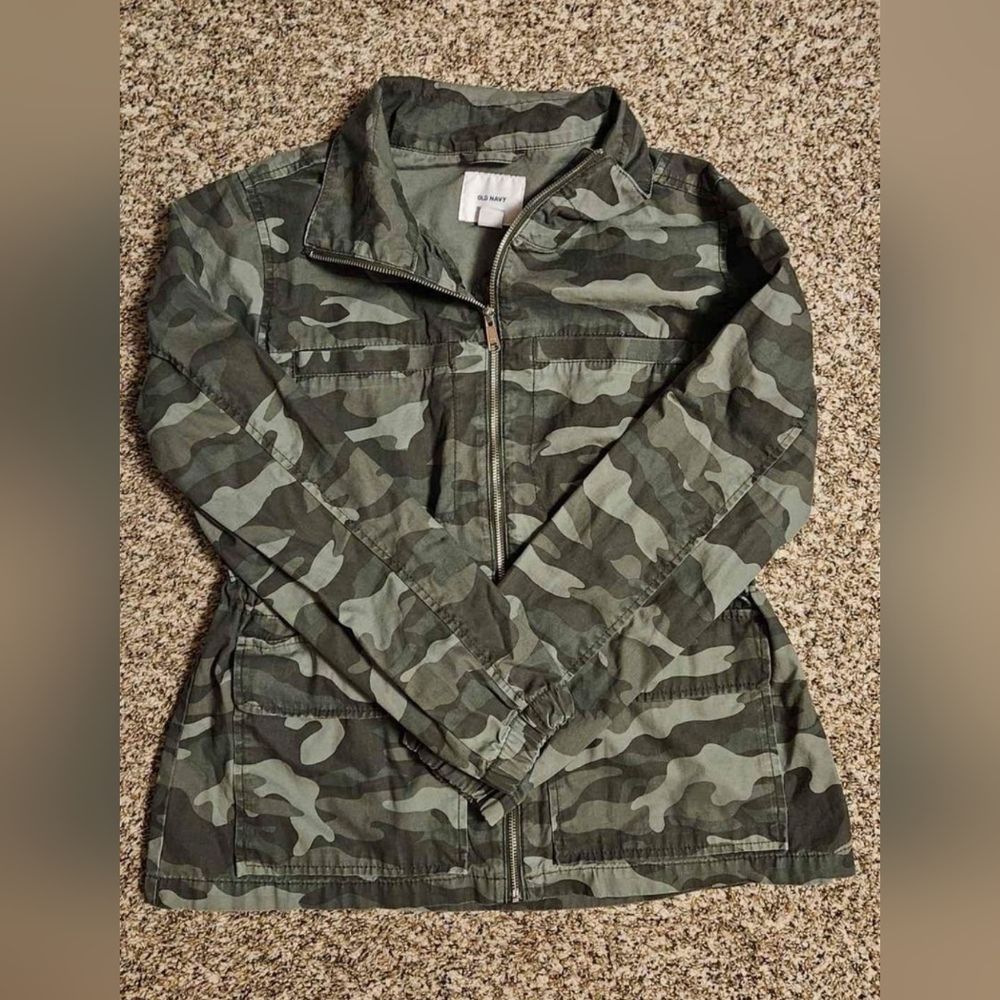 Old Navy Women's Army Green Camo Cinch Waist Light jacket